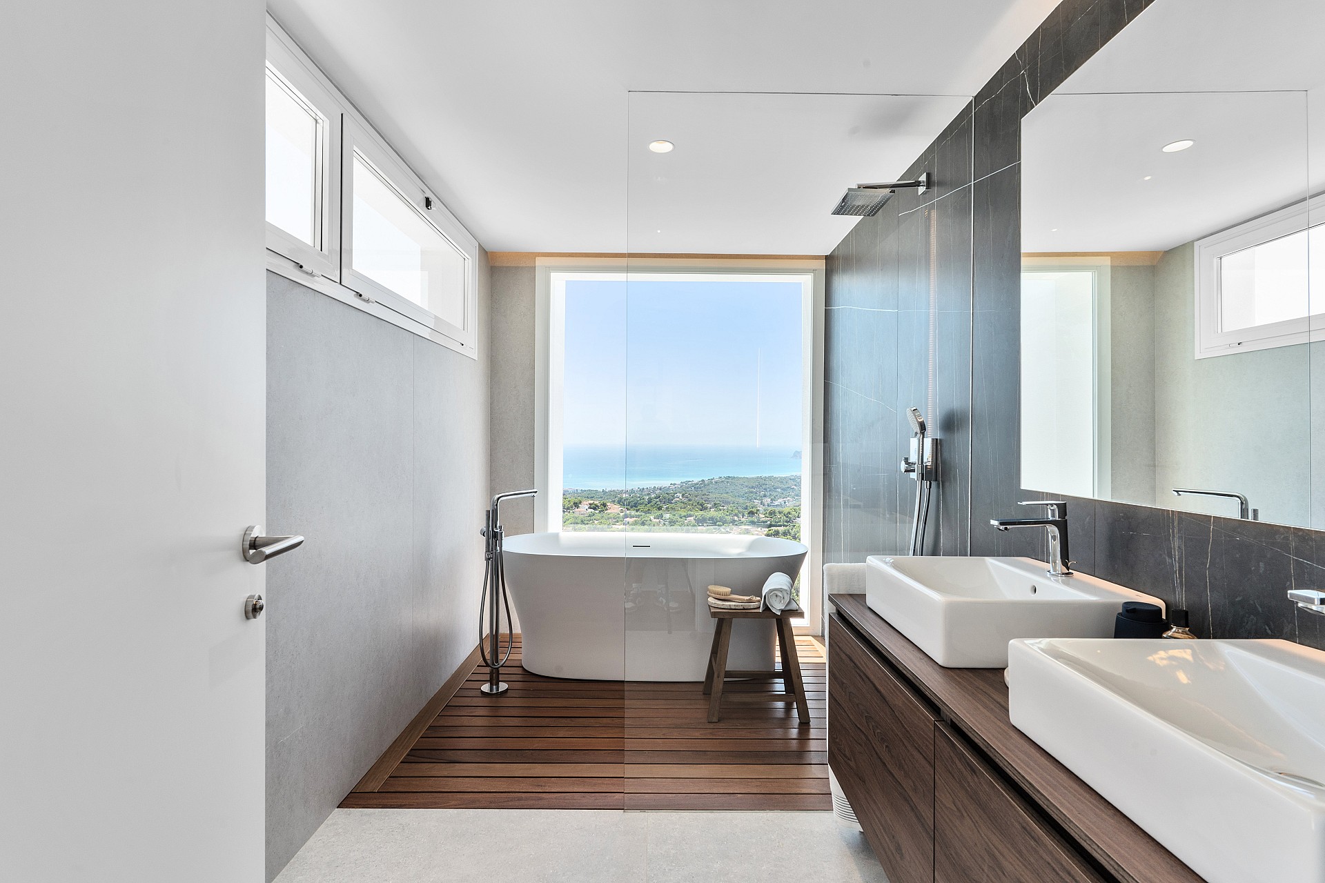 w 1755081724 a747547.jpg