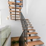 w 63 venecia v bc escalera planta baja.jpg