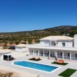 w v06mof3ckpoyesrhk3ta.jpg