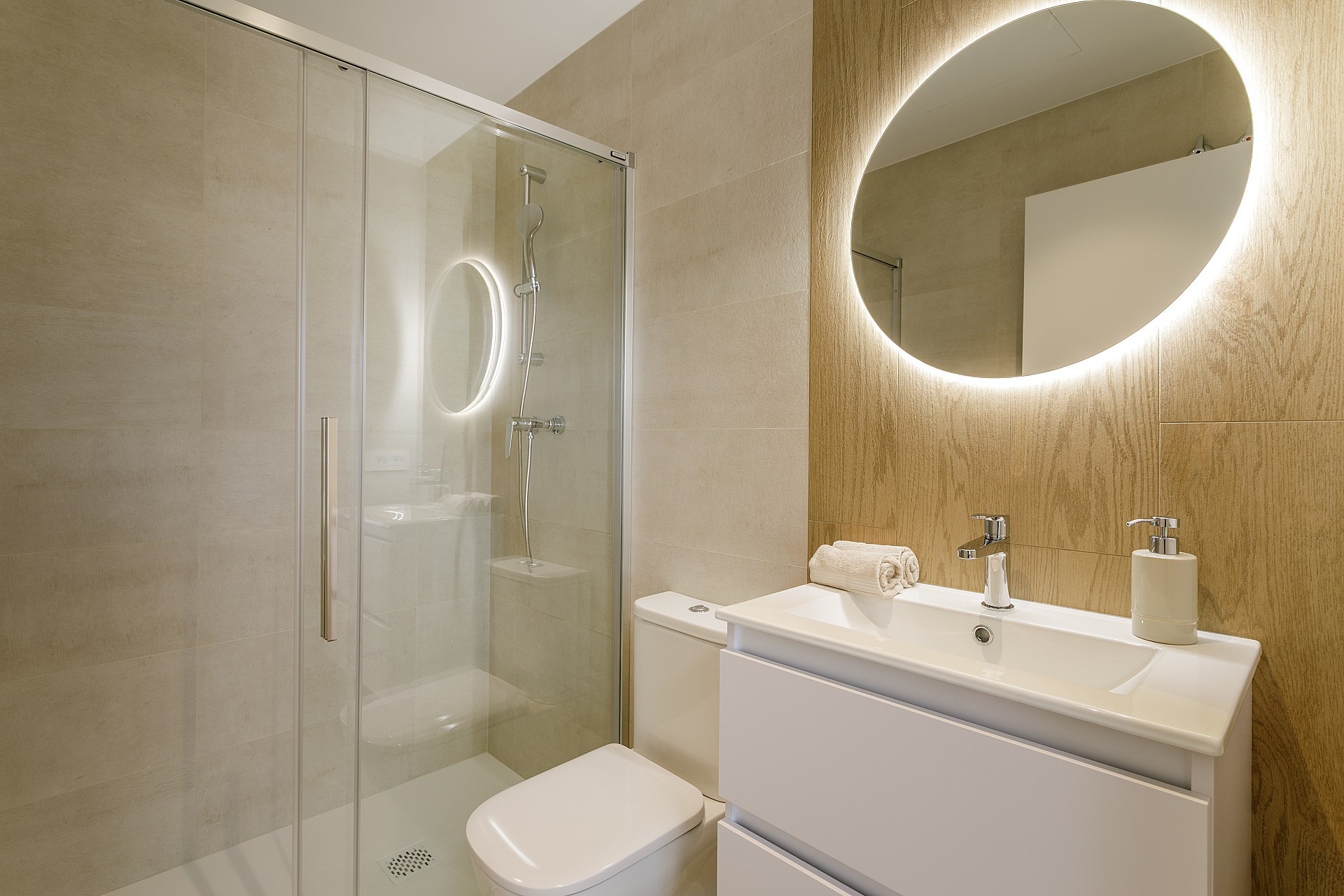 w b8.2 eden beach apartments la mata bathroom marz 26.jpg