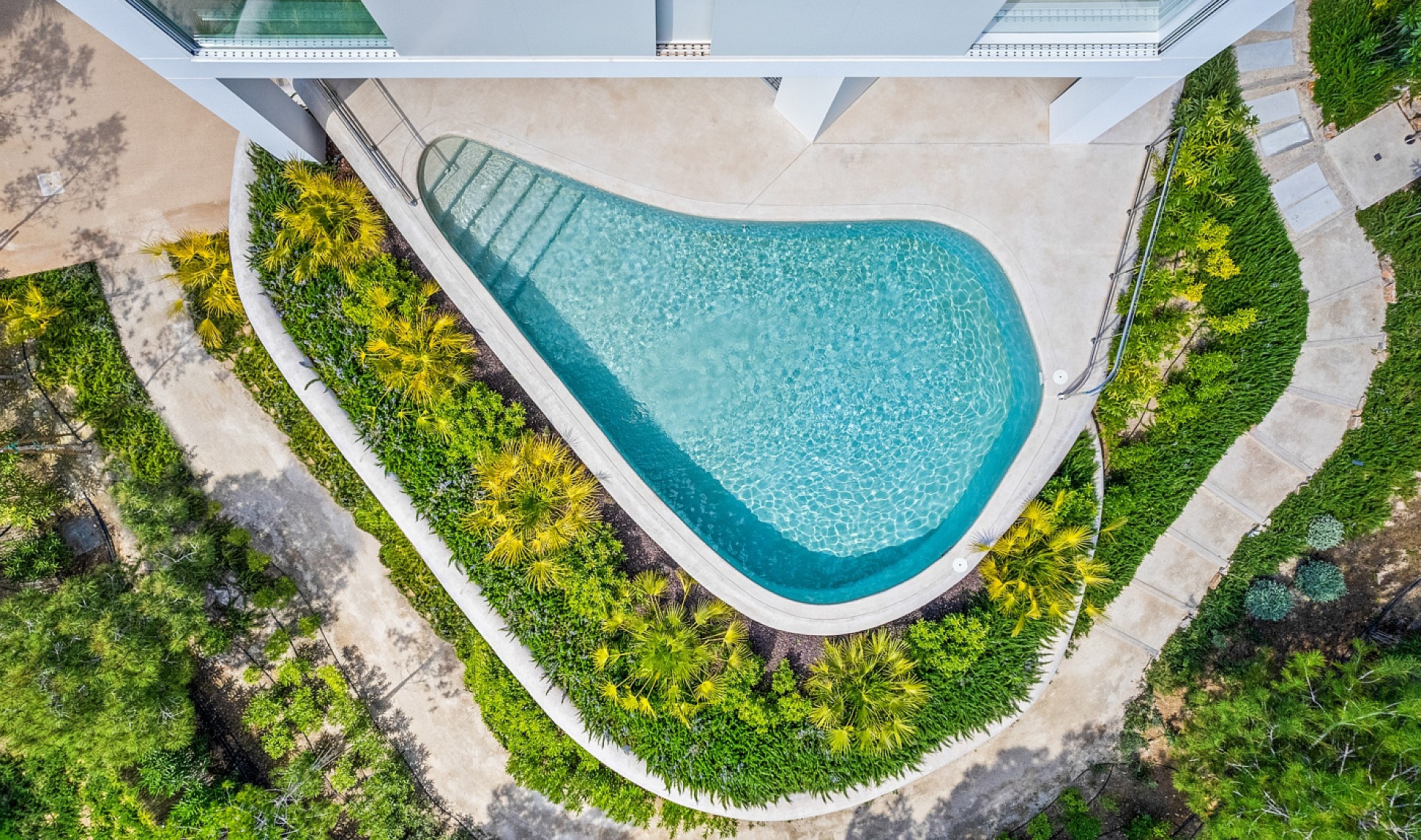 w pebble avant garde architecture.jpg