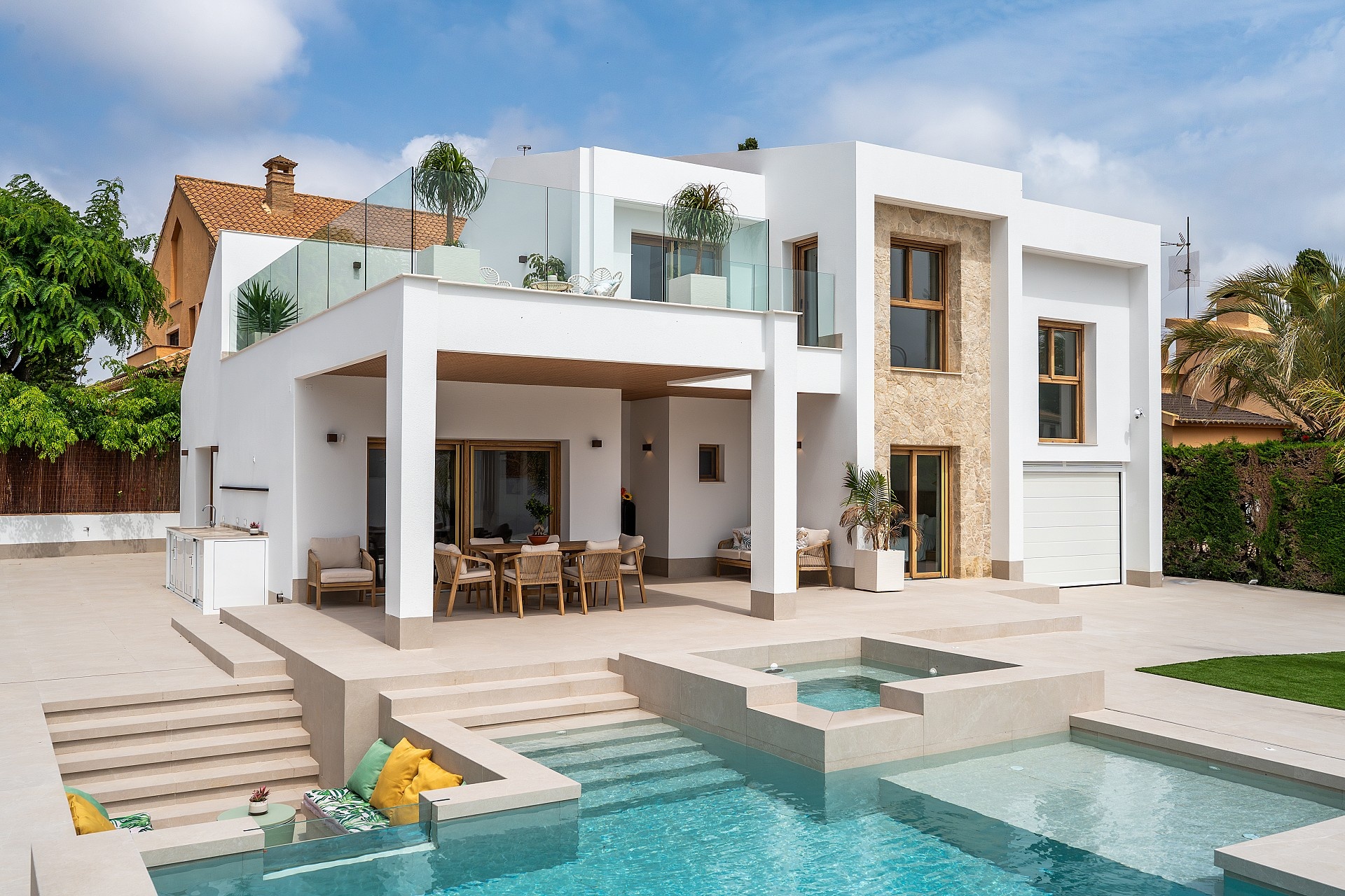 w villa exterior 002.jpg